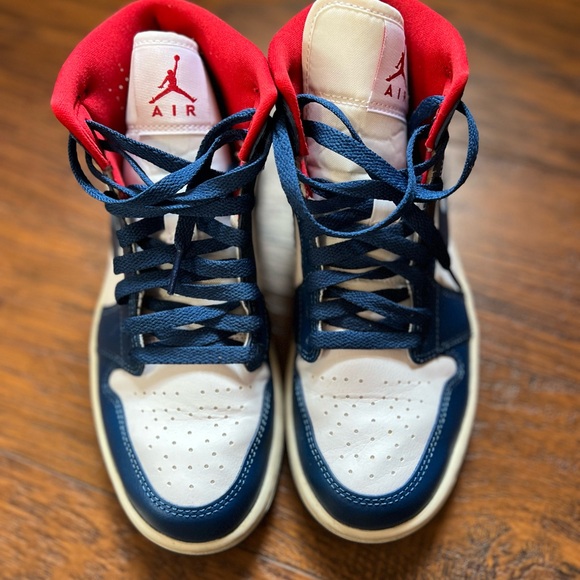 Nike White and Navy High-Top Sneakers - Picture 5 of 5